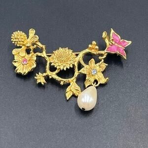 Avon‎ Gold Tone Garden Of Eden Faux Pearl Rhinestone Flower Brooch, Signed